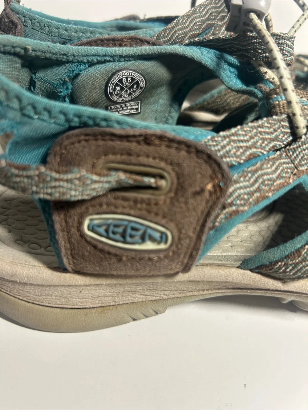 Keen women whisper